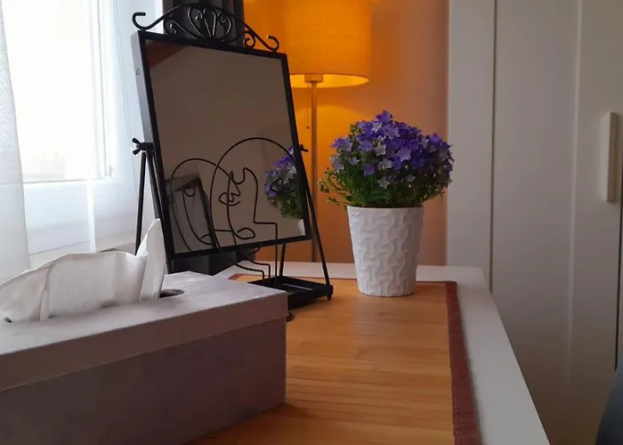 Diana,free Parking