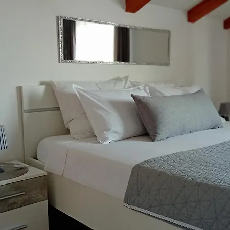 Diana,free Parking Apartamento