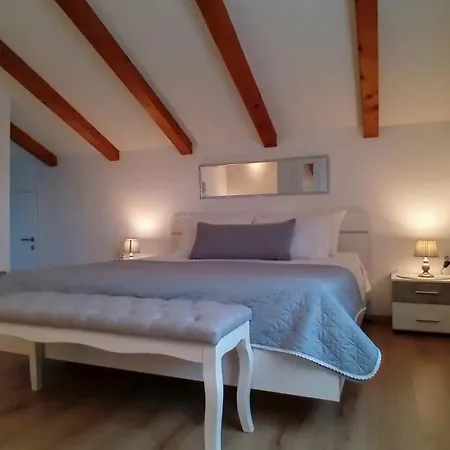 Diana,free Parking *