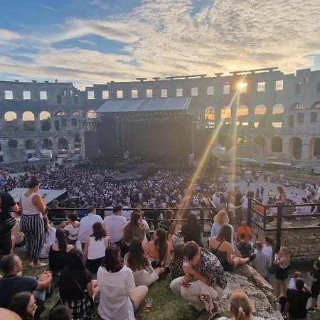 Diana,free Parking *