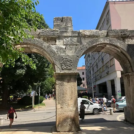 Diana,free Parking Pula