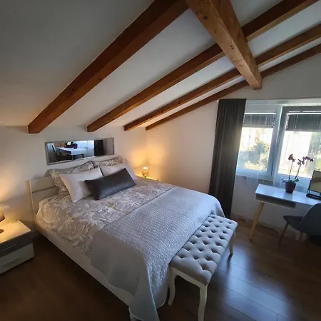 Diana,free Parking Pula