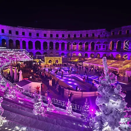 Diana,free Parking Póla