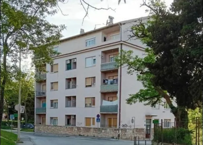 Diana,free Parking * פולה