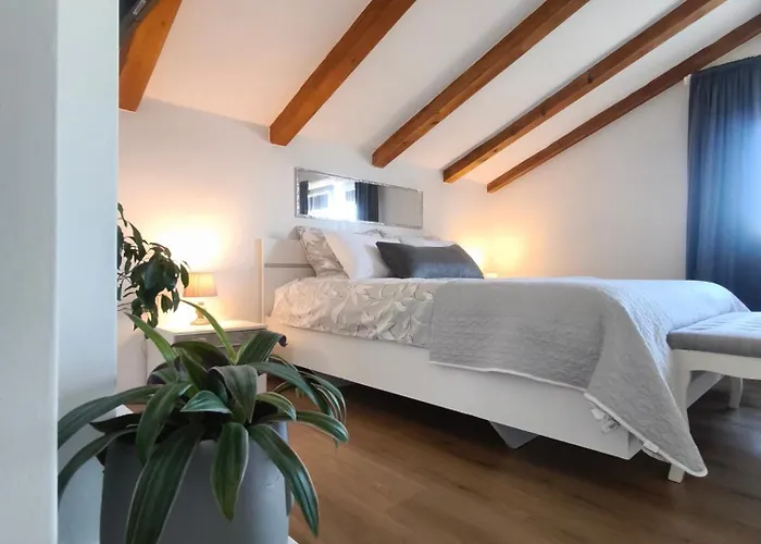 דירה Diana,free Parking פולה