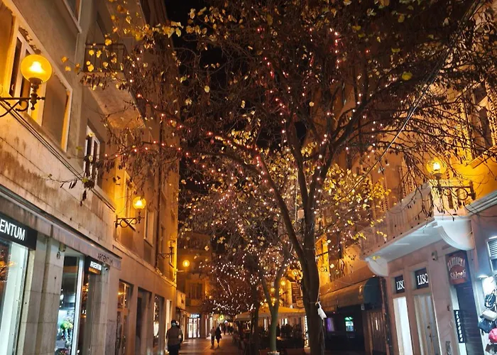 Diana,free Parking דירה פולה